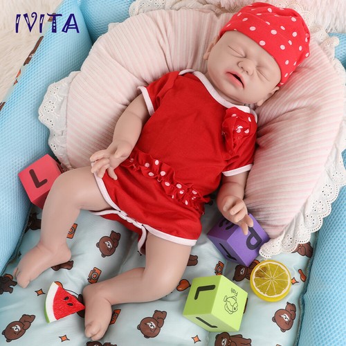 Bambola neonato addormentato